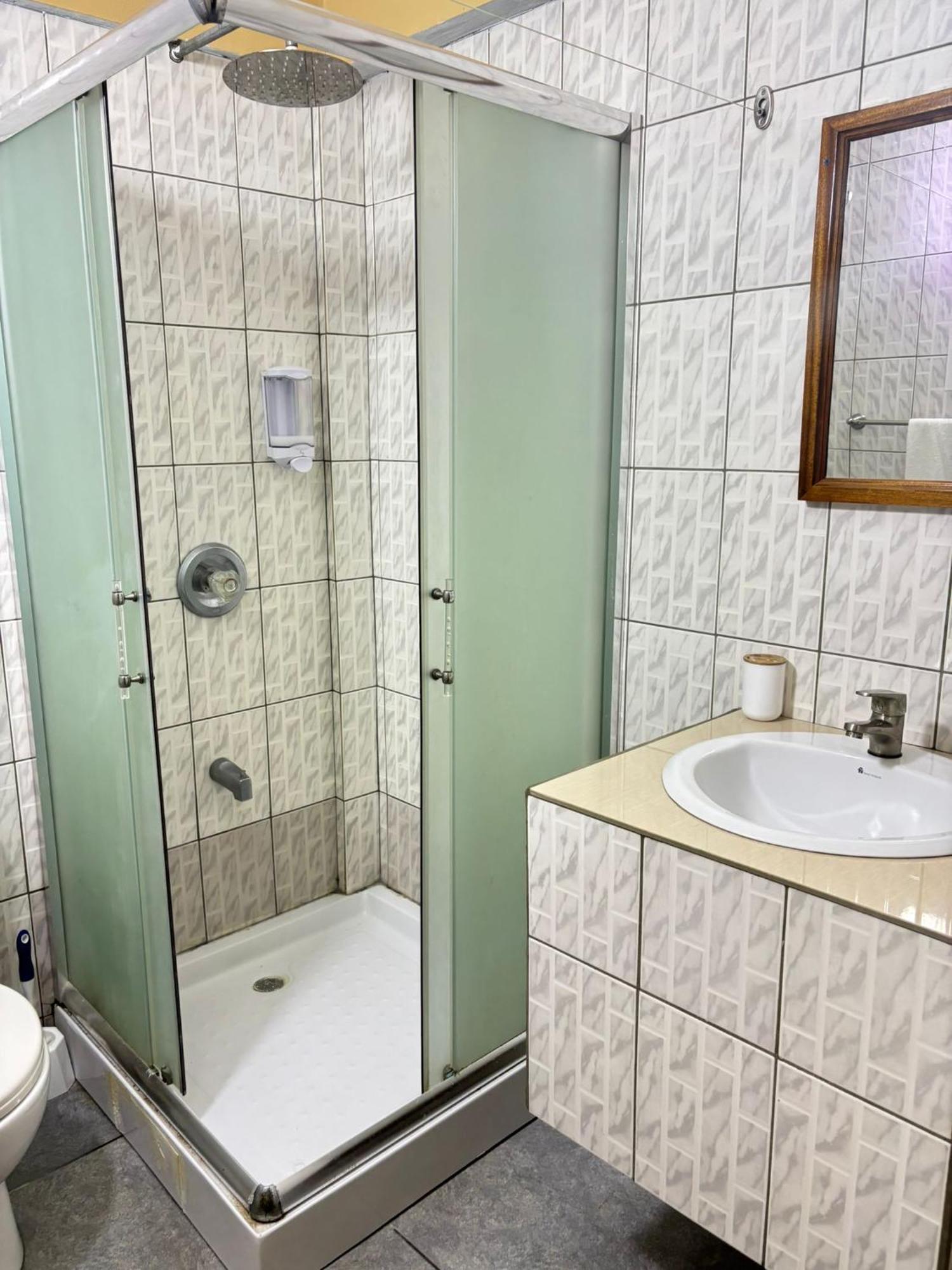 Bed and Breakfast Matthew'S Miracle View Roseau Esterno foto