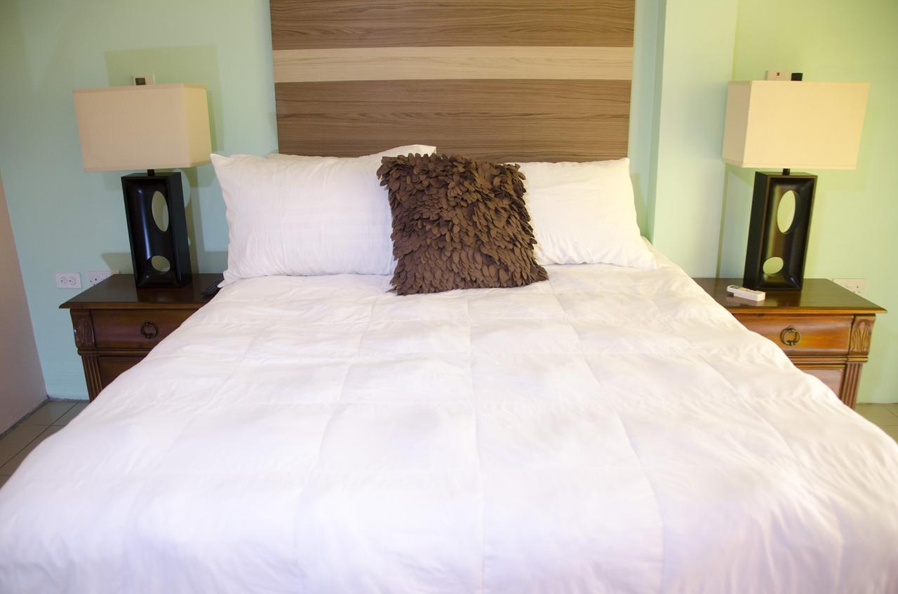 Bed and Breakfast Matthew'S Miracle View Roseau Esterno foto
