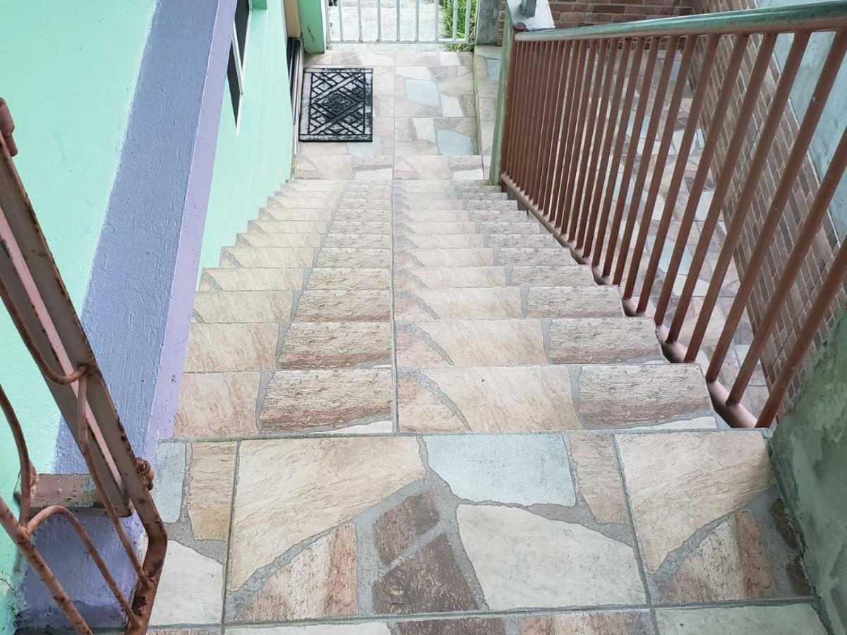 Bed and Breakfast Matthew'S Miracle View Roseau Esterno foto