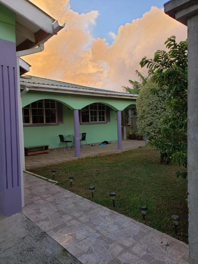 Bed and Breakfast Matthew'S Miracle View Roseau Esterno foto